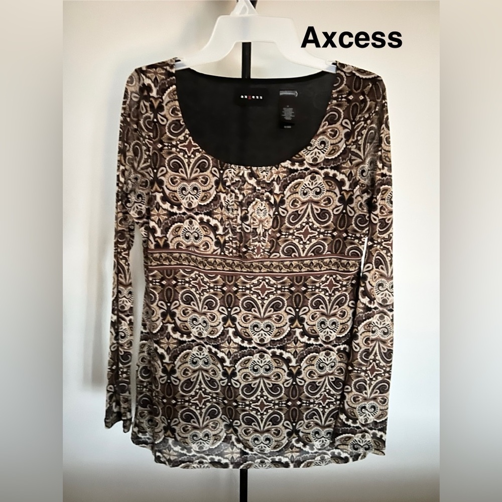 Axcess Long Sleeve Top Size M